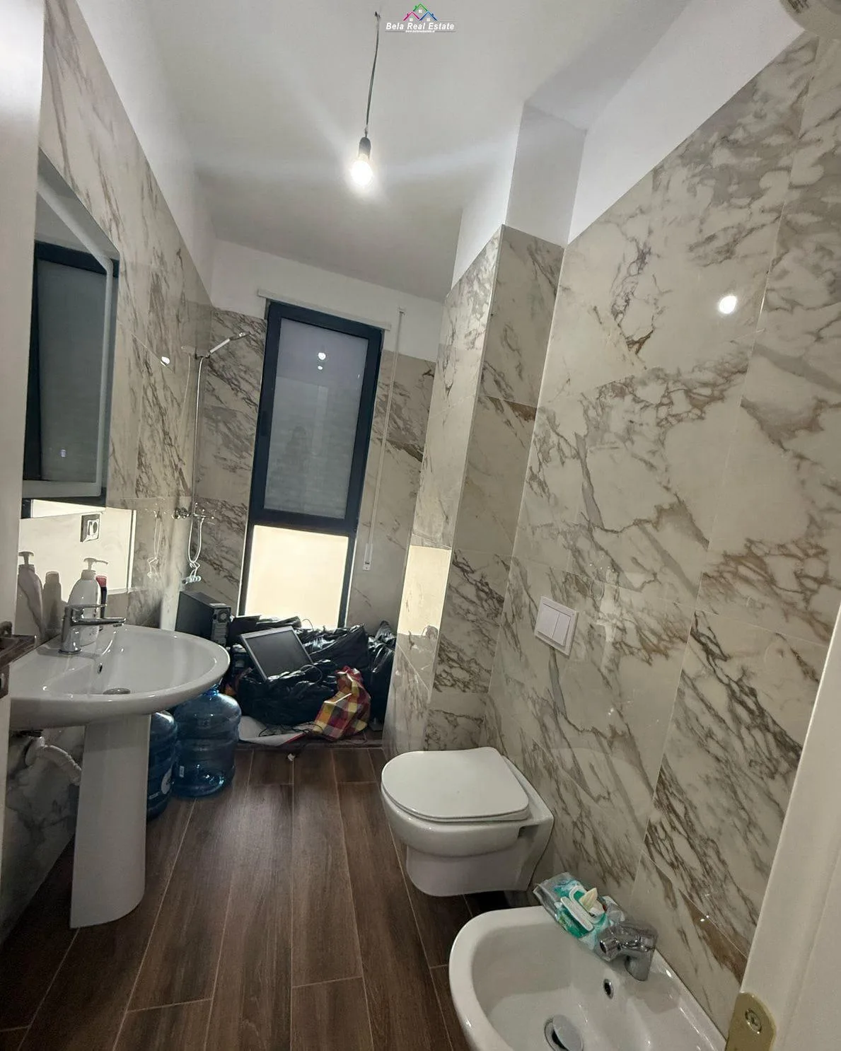 Zyre me qera 3+1+post parkimi ne Porcelan (ID BZ2695) Tirane