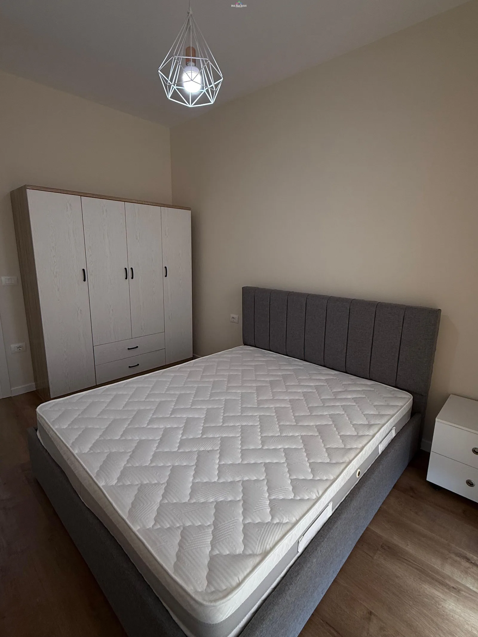 Apartament Me Qera 1+1 Ne 5 Maj ( ID B2101521) Tirane