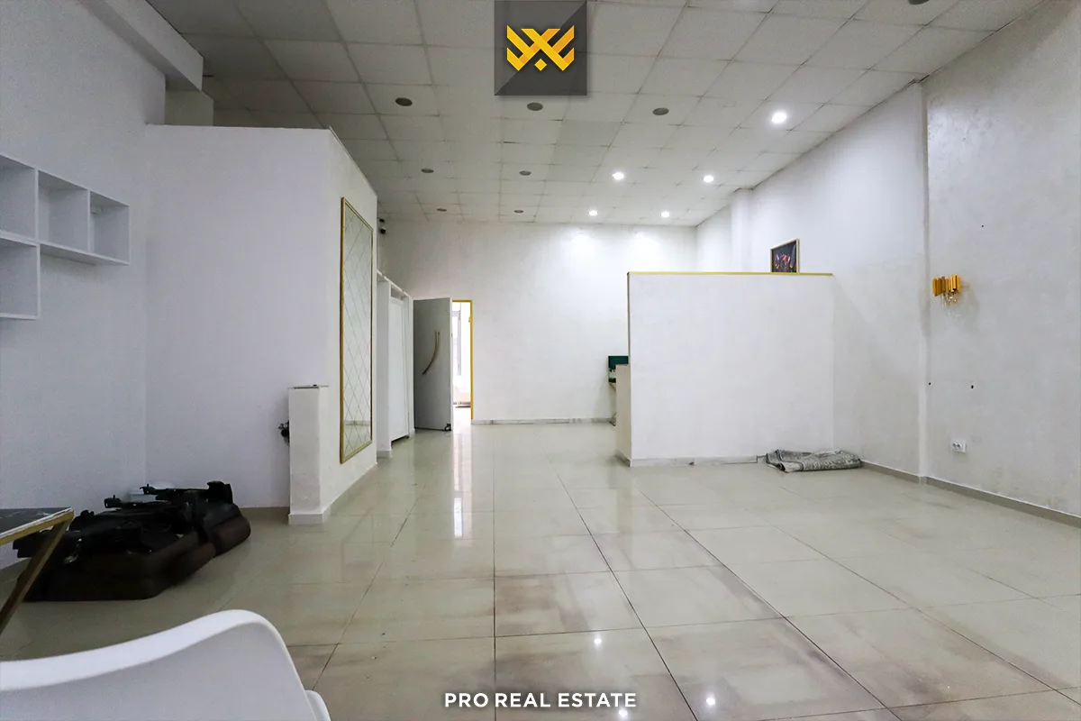 Lokal 100m² për #SHITJE në Tophane
