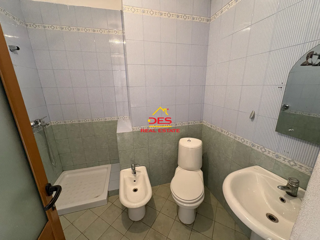 Jepet me qira apartament 2+1 te aleksandria, vlorë
