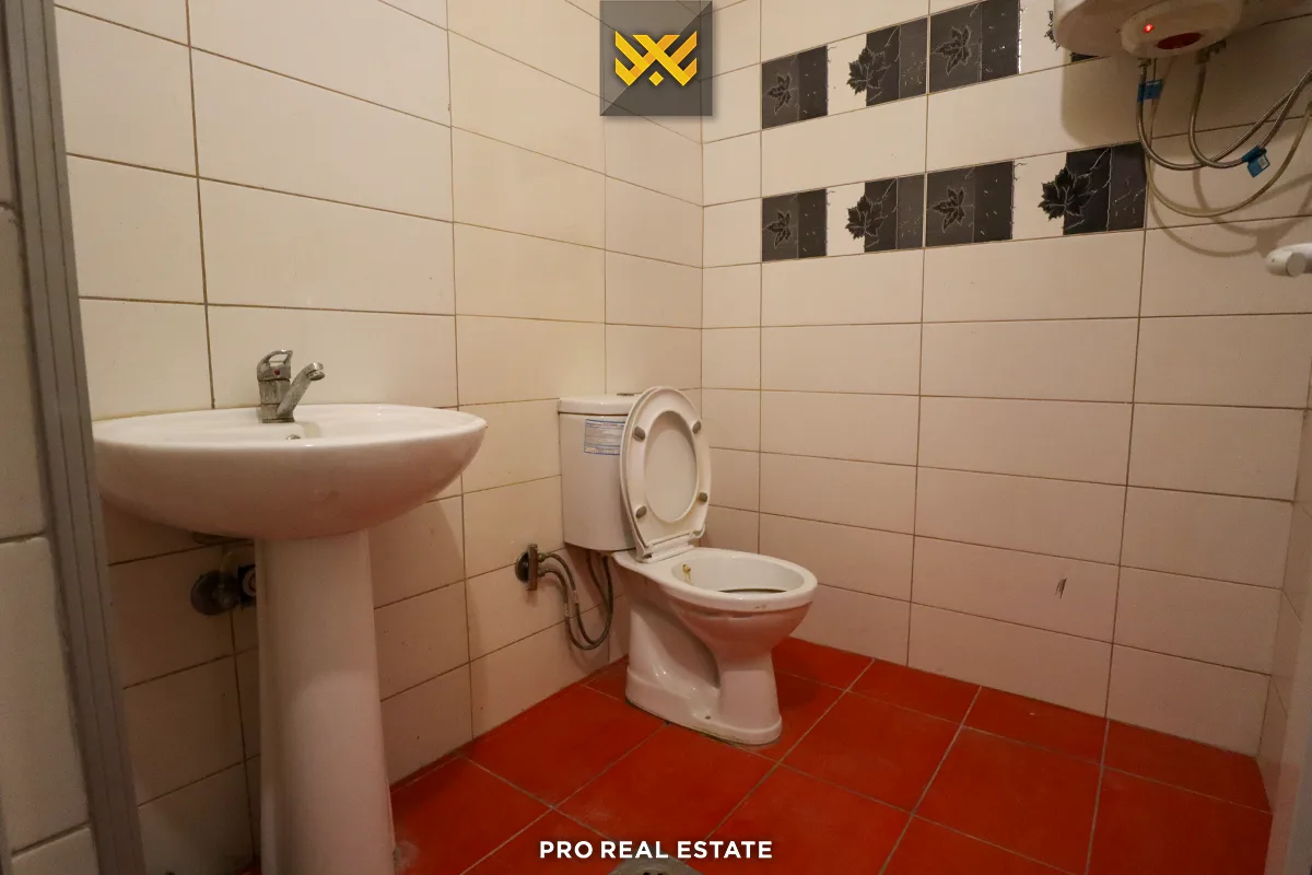 Lokal 76m² me #QIRA te Mati 1