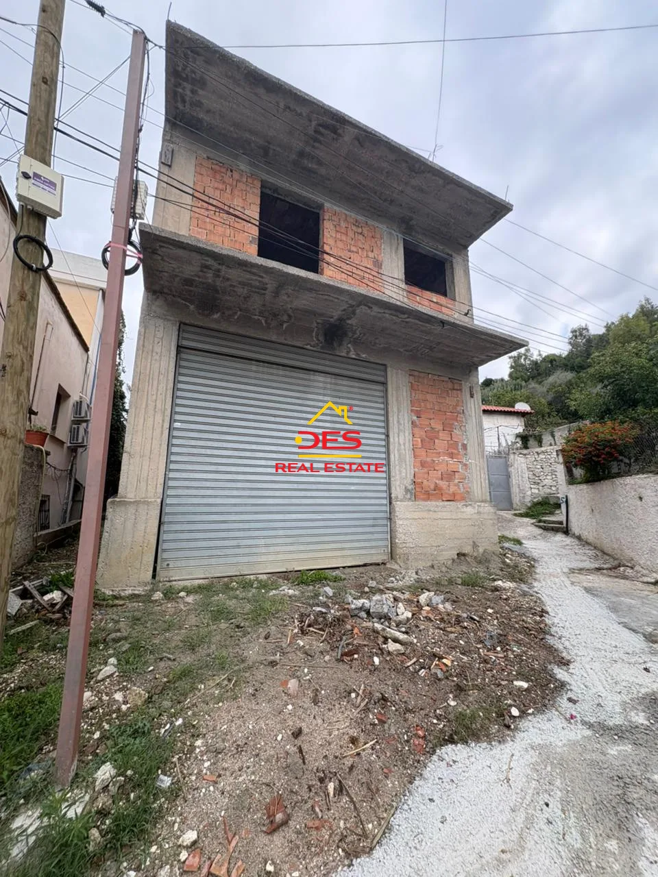 Shitet ndërtesë 2-katëshe pranë gjykatës së rrethit gjyqësor, vlorë.