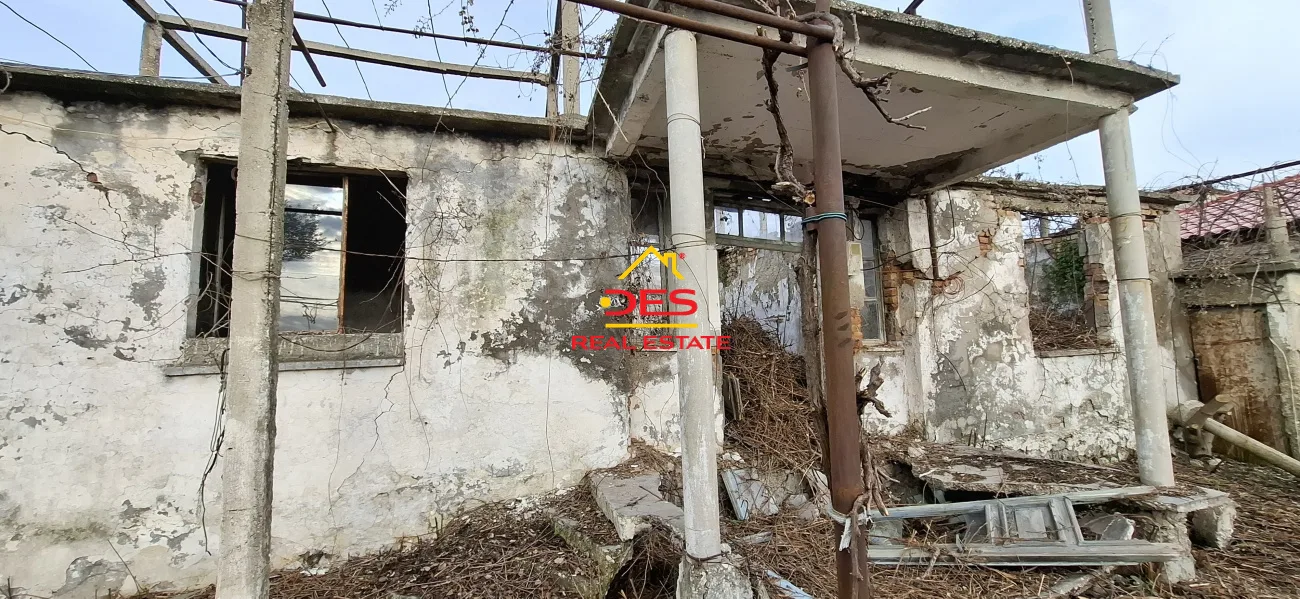 Shitet shtëpi private + truall në nartë, vlorë