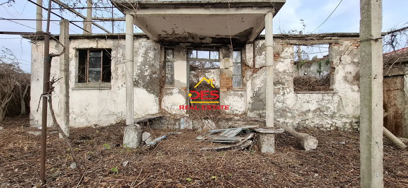 Shitet shtëpi private + truall në nartë, vlorë