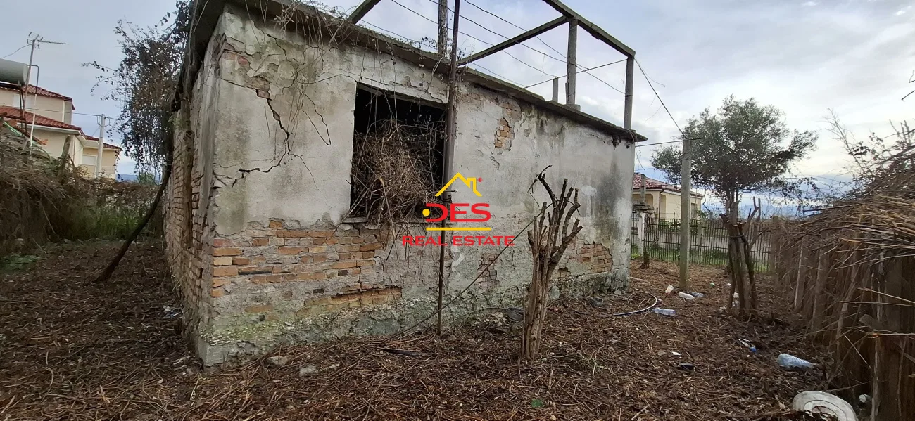 Shitet shtëpi private + truall në nartë, vlorë