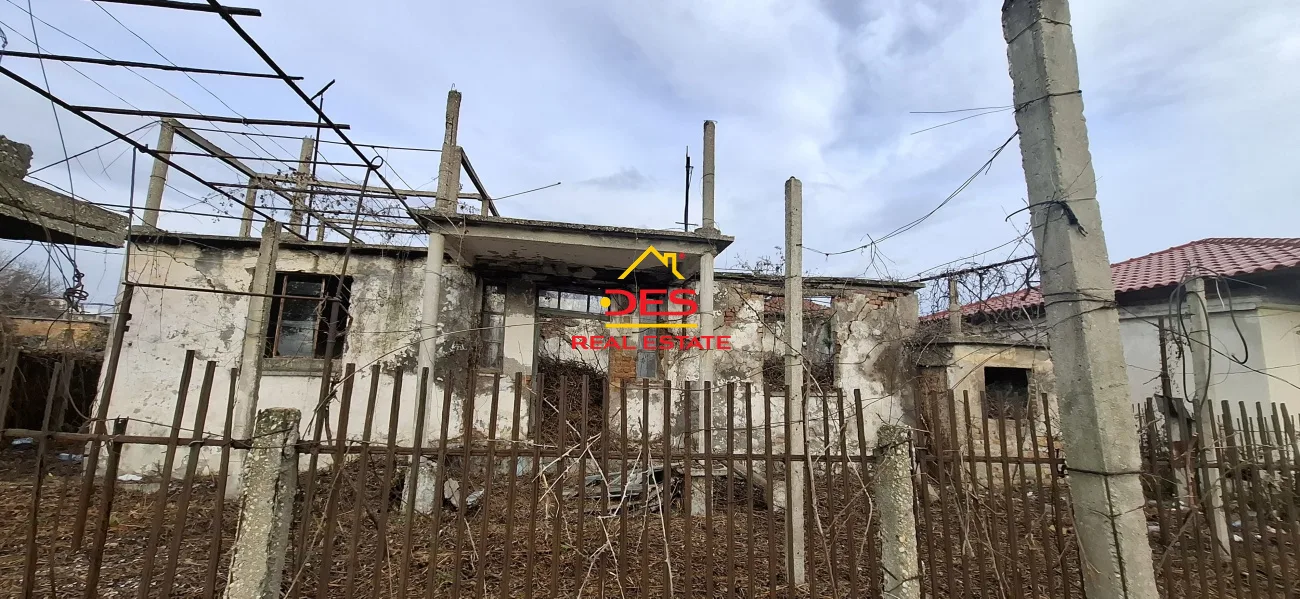 Shitet shtëpi private + truall në nartë, vlorë