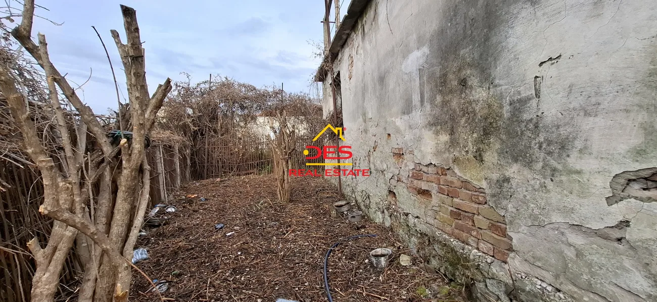 Shitet shtëpi private + truall në nartë, vlorë
