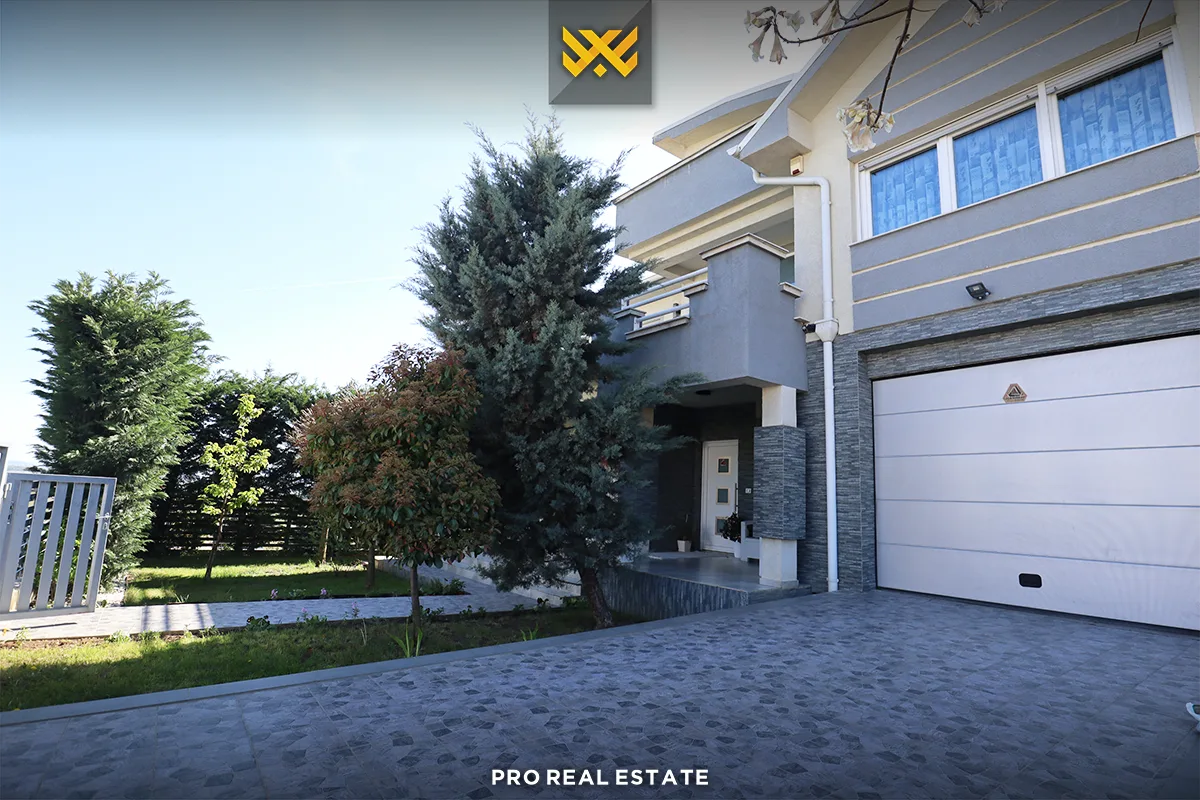 Shtëpi 438.15m² për #SHITJE në Veternik.