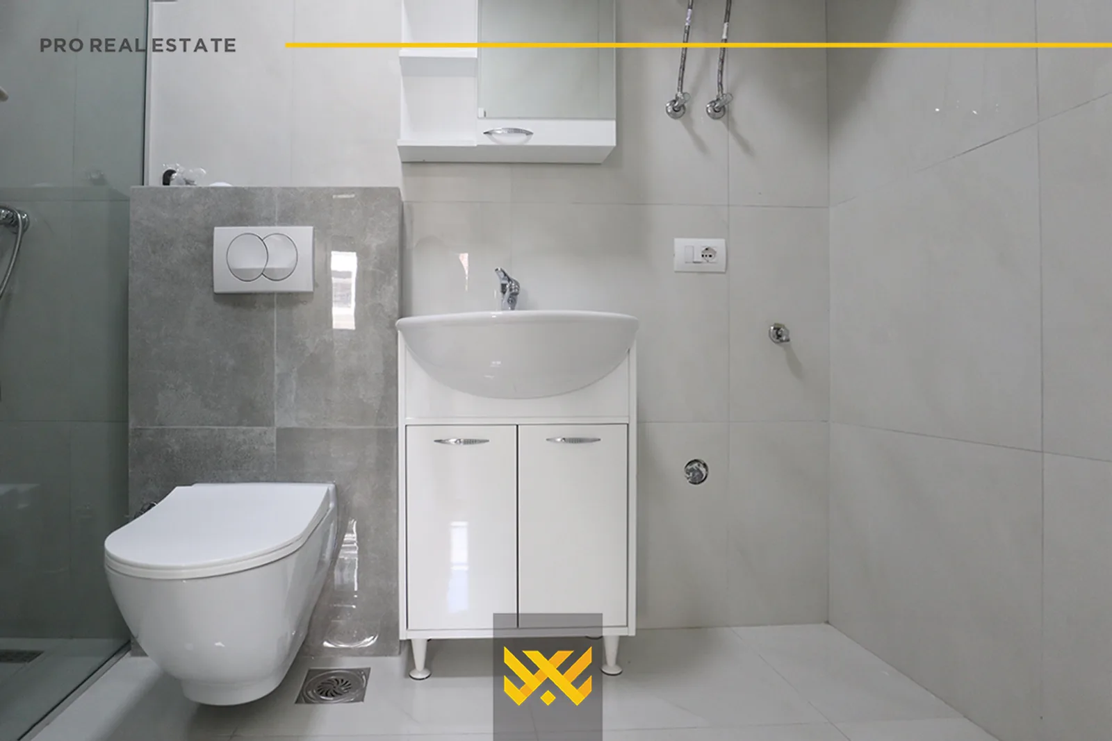 Banesë – Zyre 80m² me #QIRA në Lagjen e Muhaxherëve.