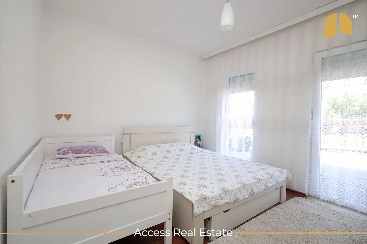 Shtëpi në SHITJE me FLETË POSEDUESE 378m² dhe 4.68 Ari TRUALL - Lagjja Qëndresa