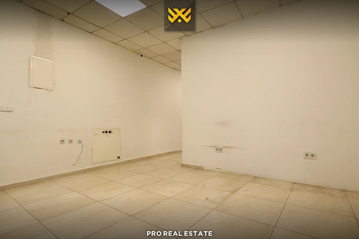 Lokal 85m² me #QIRA te Qendra e Vjetër.