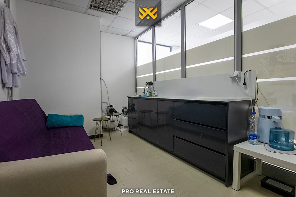 Lokal 128m² për #SHITJE në Lagjen e Spitalit.