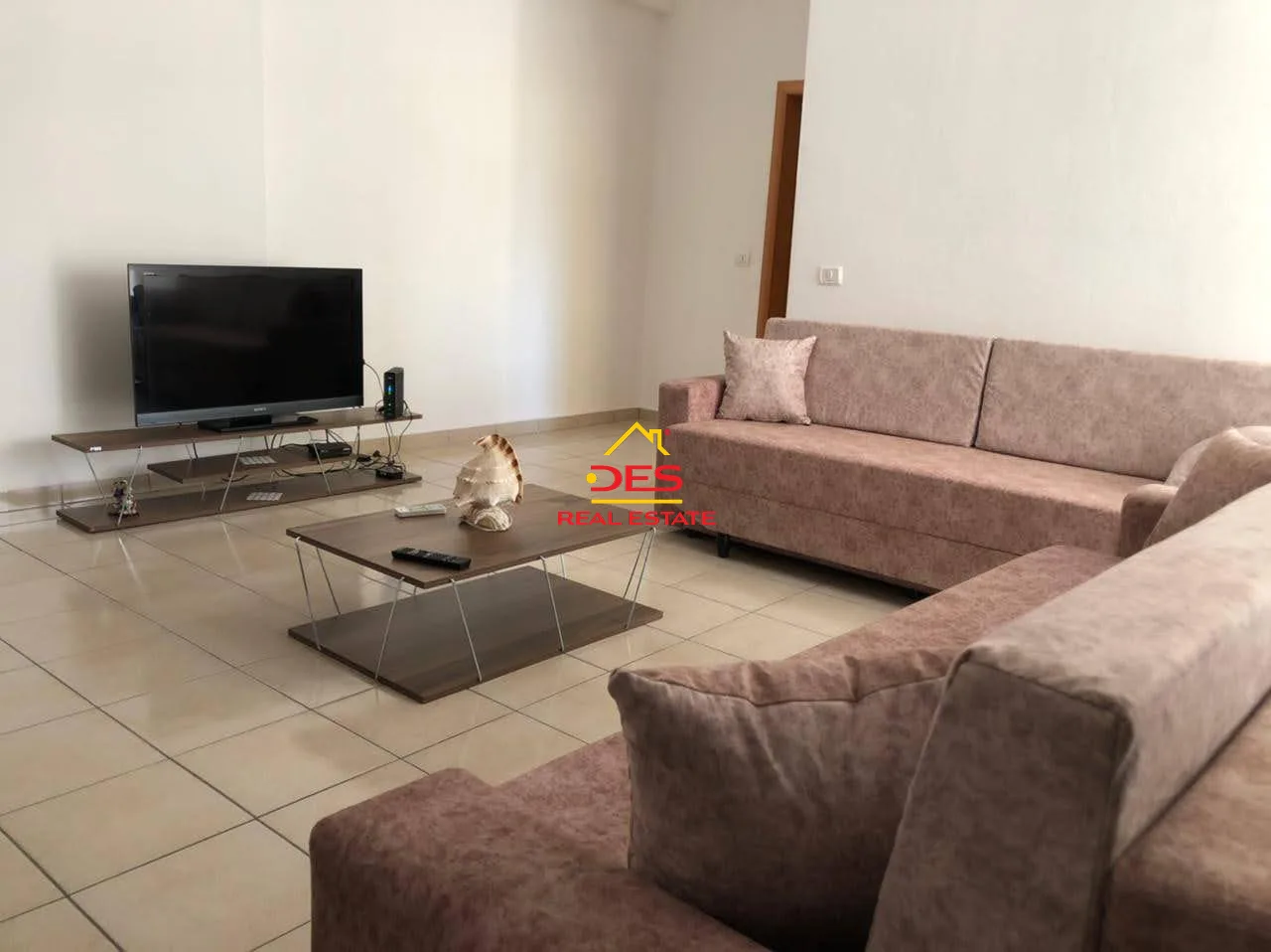 Shitet apartament 1+1 në qëndër,orikum.
