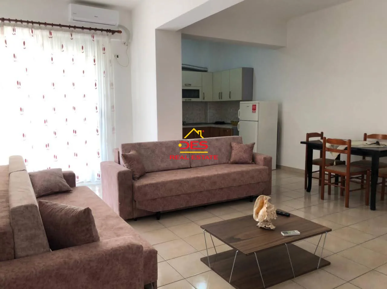 Shitet apartament 1+1 në qëndër,orikum.
