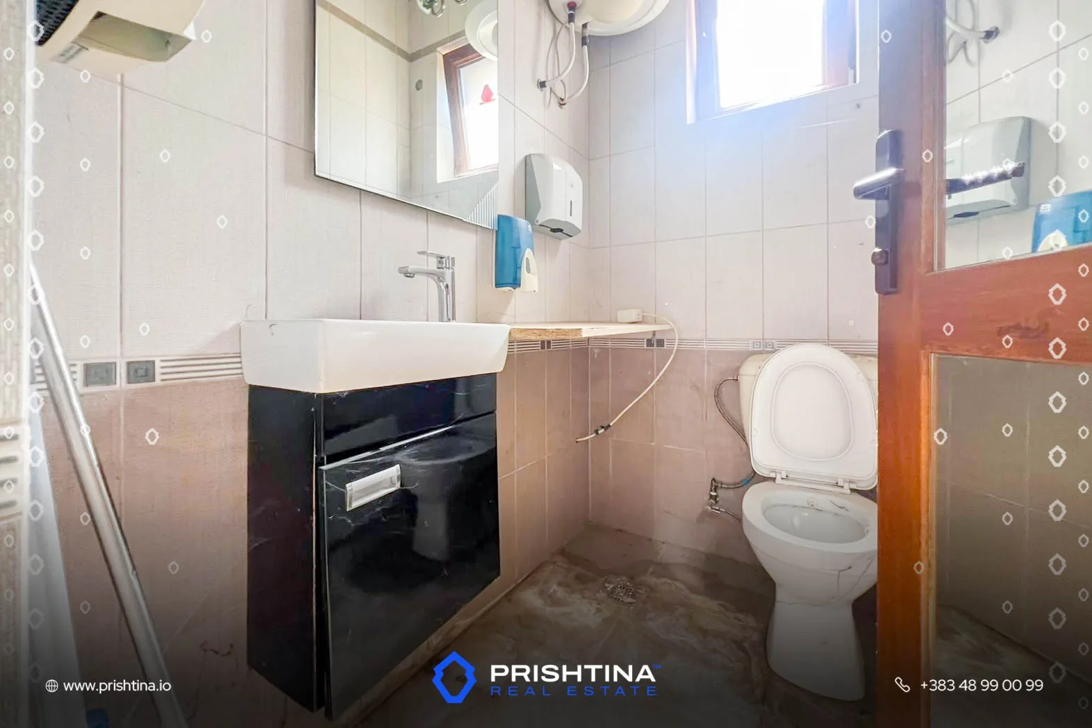Shtëpi me qira dhe në shitje 250m² + 3 ari truall te Bregu i Diellit