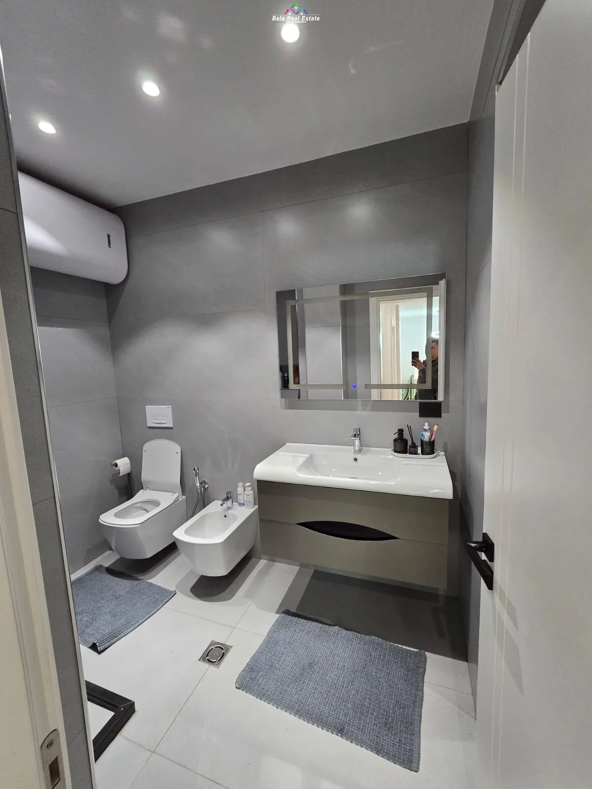 Apartament me Qera 2+1 ne Bllok (ID B2201546) Tirane
