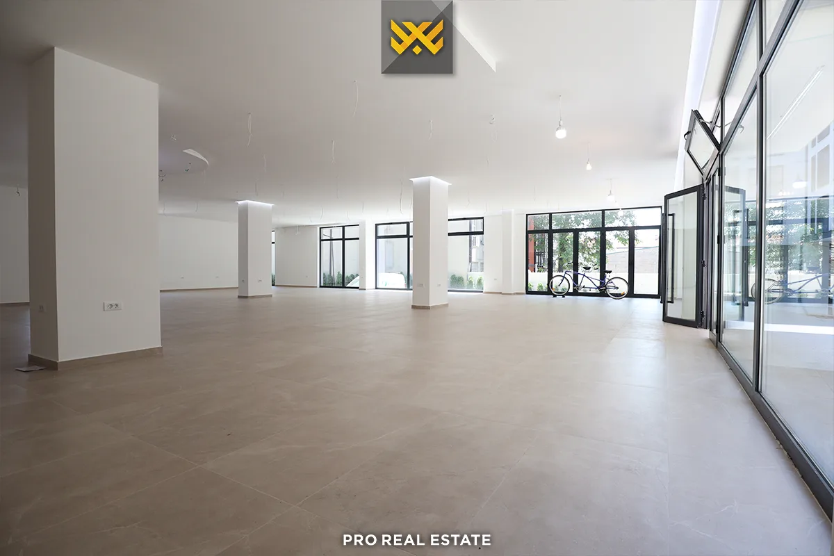 Lokal 273.9m² me #QIRA në Pejë