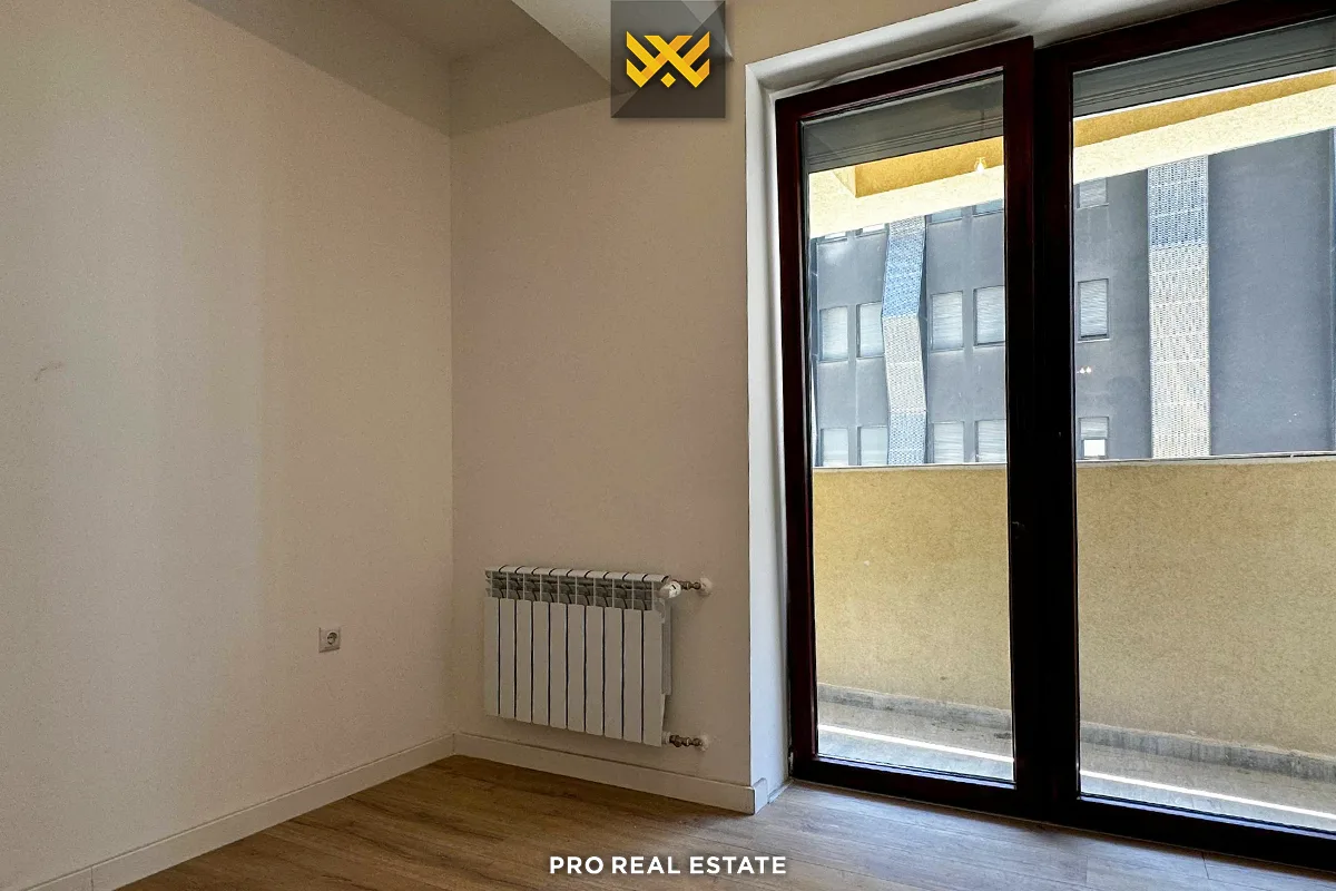 Banesë / Zyrë 165m² me #QIRA në Lakrishtë