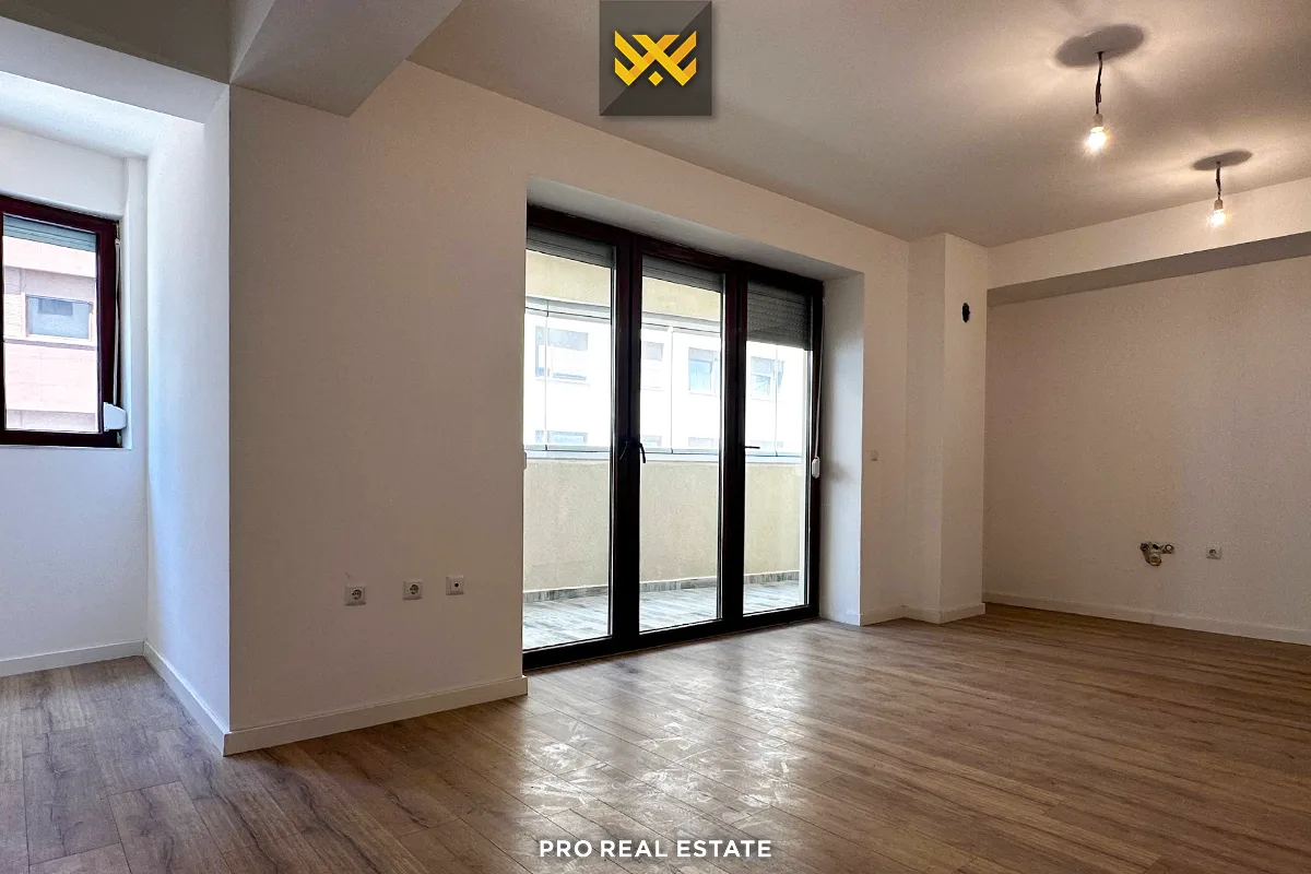 Banesë / Zyrë 165m² me #QIRA në Lakrishtë