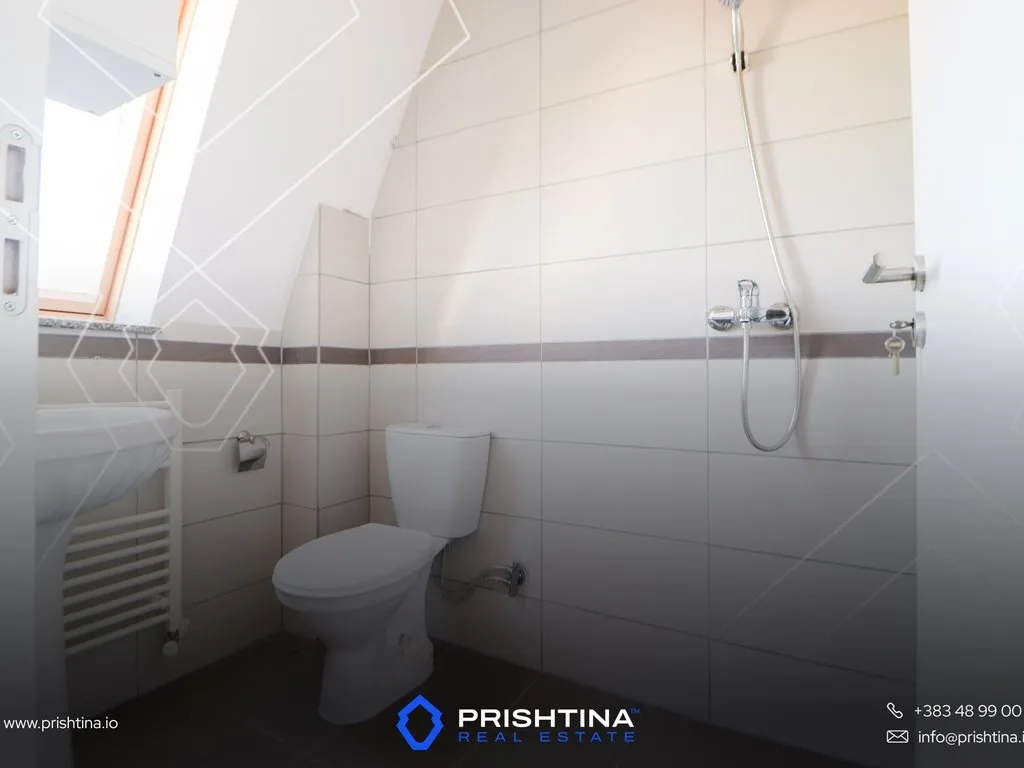 Hotel me qira 1500m2 në Banjë të Pejës
