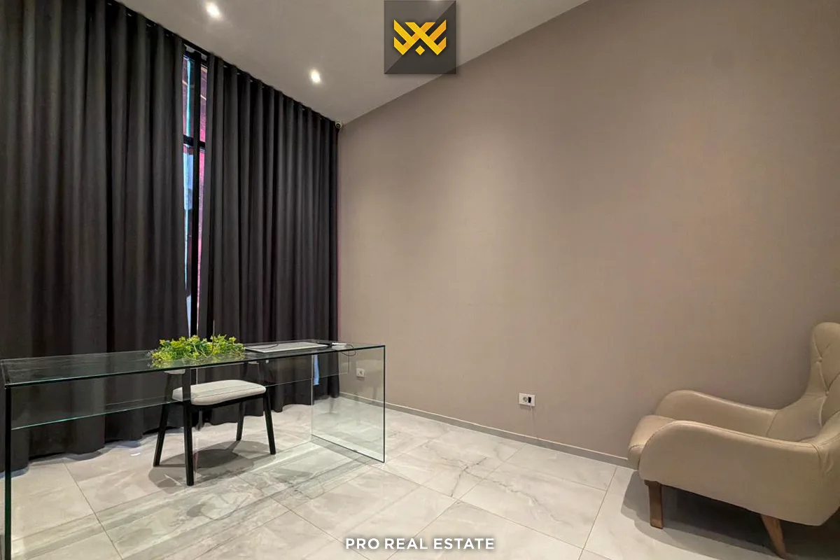 Lokal 209.4m² me #QIRA te Rruga C