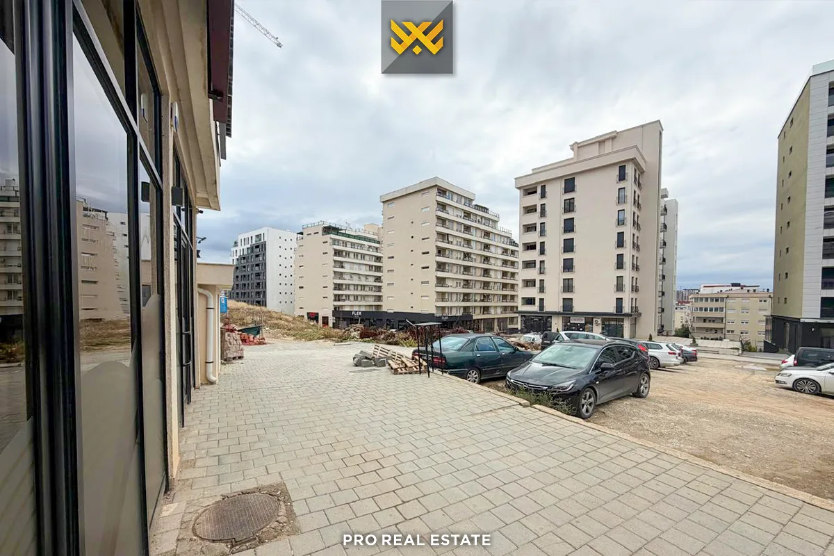 Lokal 209.4m² me #QIRA te Rruga C