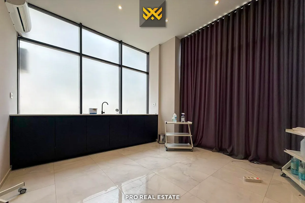 Lokal 209.4m² me #QIRA te Rruga C