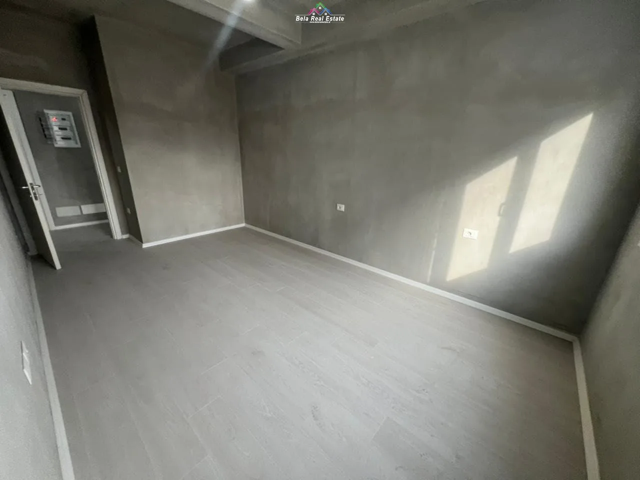 Zyre Me Qera 3+1 Ne Astir (ID BZ2966) Tirane