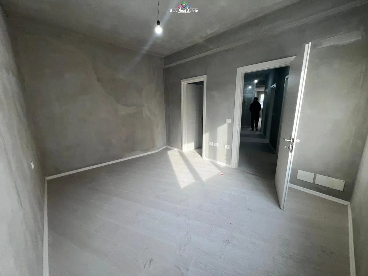 Zyre Me Qera 3+1 Ne Astir (ID BZ2966) Tirane