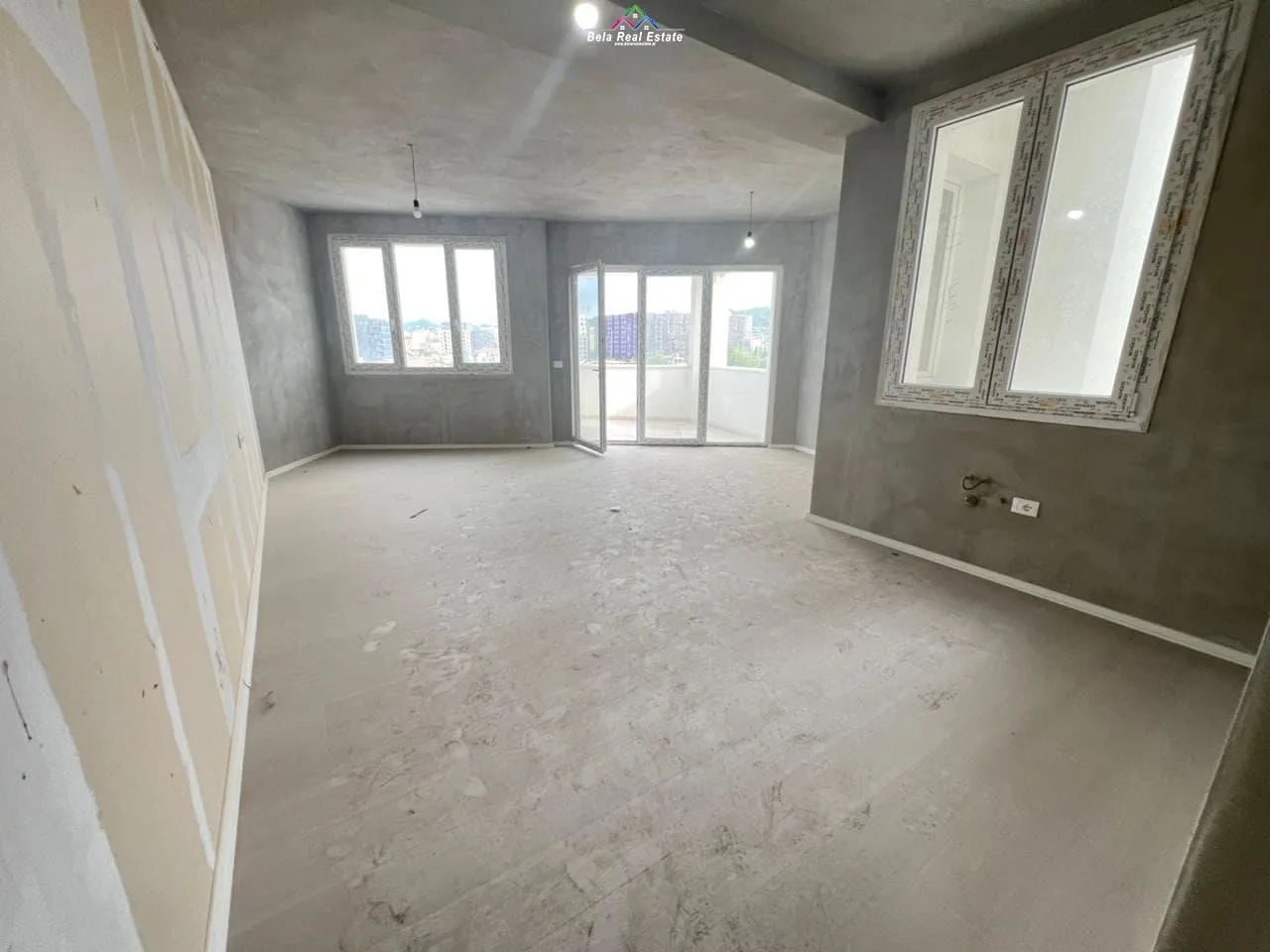 Zyre Me Qera 3+1 Ne Astir (ID BZ2966) Tirane