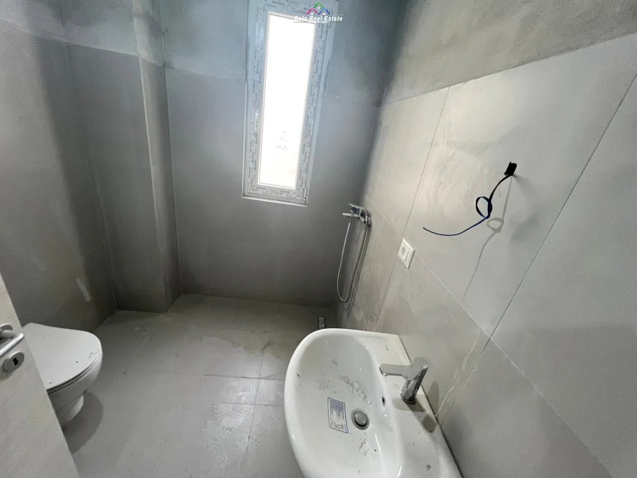 Zyre Me Qera 3+1 Ne Astir (ID BZ2966) Tirane