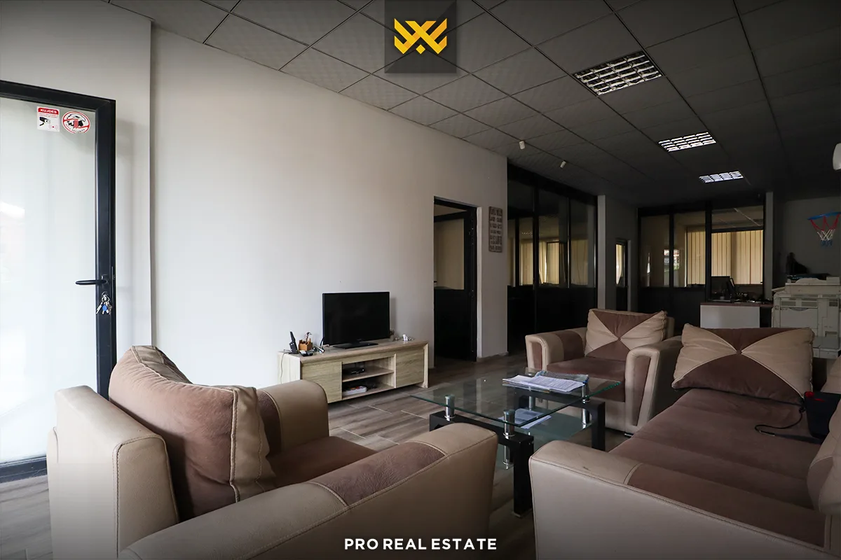 Lokal 185m² për #SHITJE në Lagjen e Muhaxherëve.