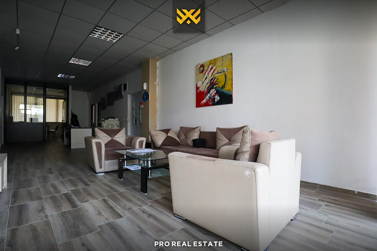 Lokal 185m² për #SHITJE në Lagjen e Muhaxherëve.