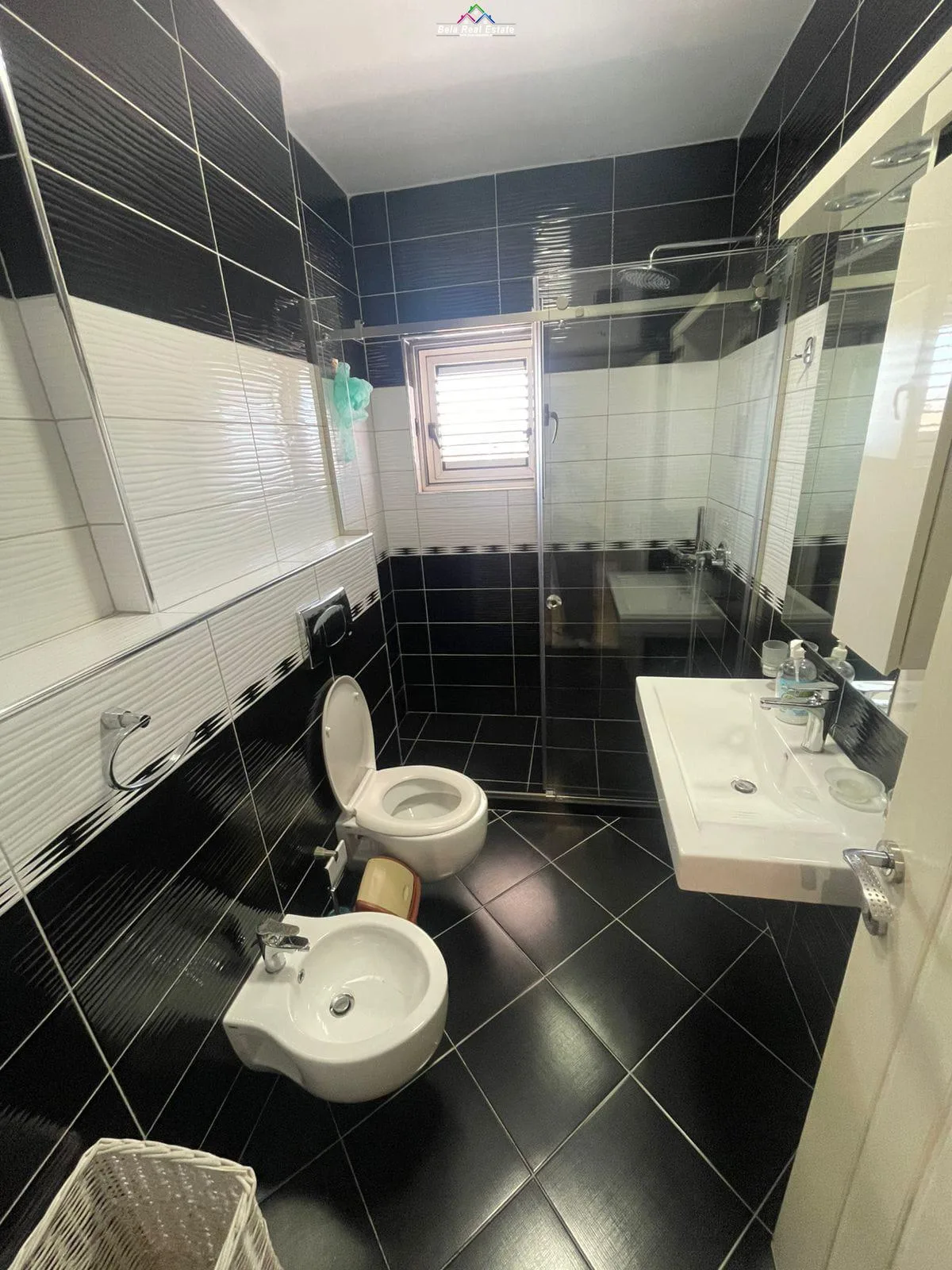 Apartament Me Qera 2+1 Ne  Myslym Shyr (ID B2201526) Tirane