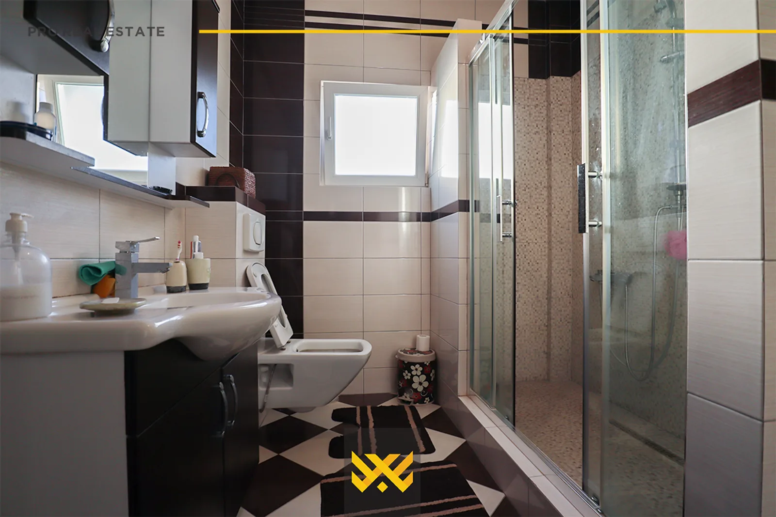 Shtëpi 348m² për #SHITJE në Lagjen Qëndresa