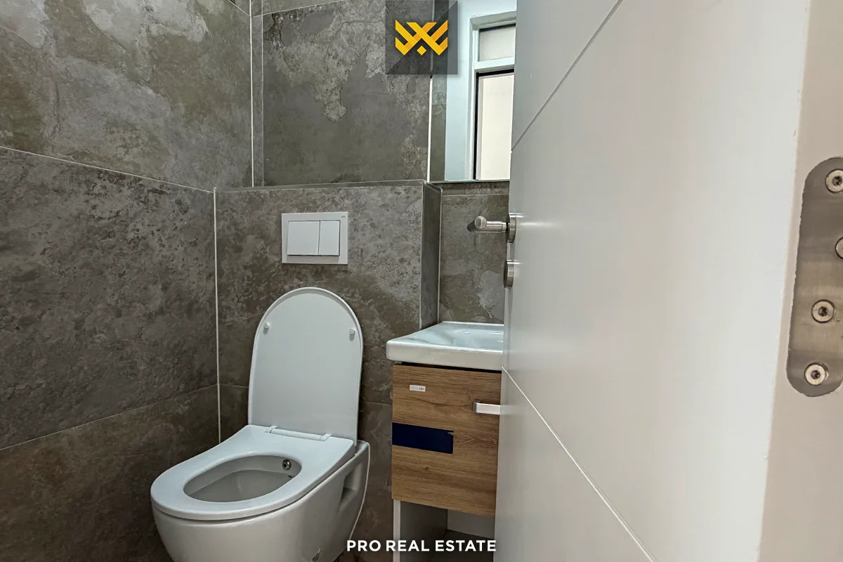 Banesë / Zyrë 320m² + 80m² me #QIRA te Qafa