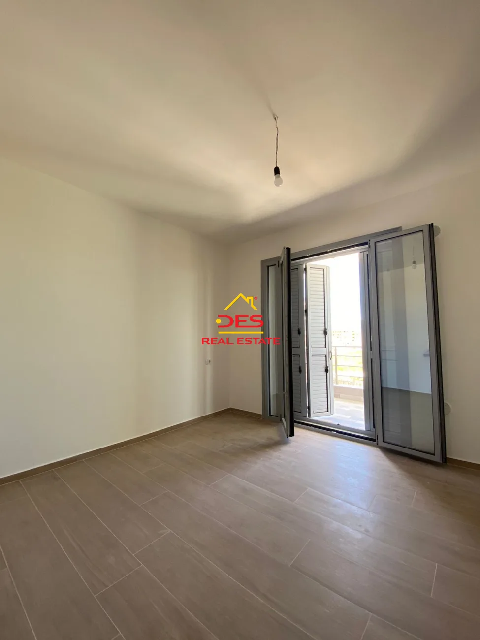 Shitet apartament 1+1 në qëndër,orikum