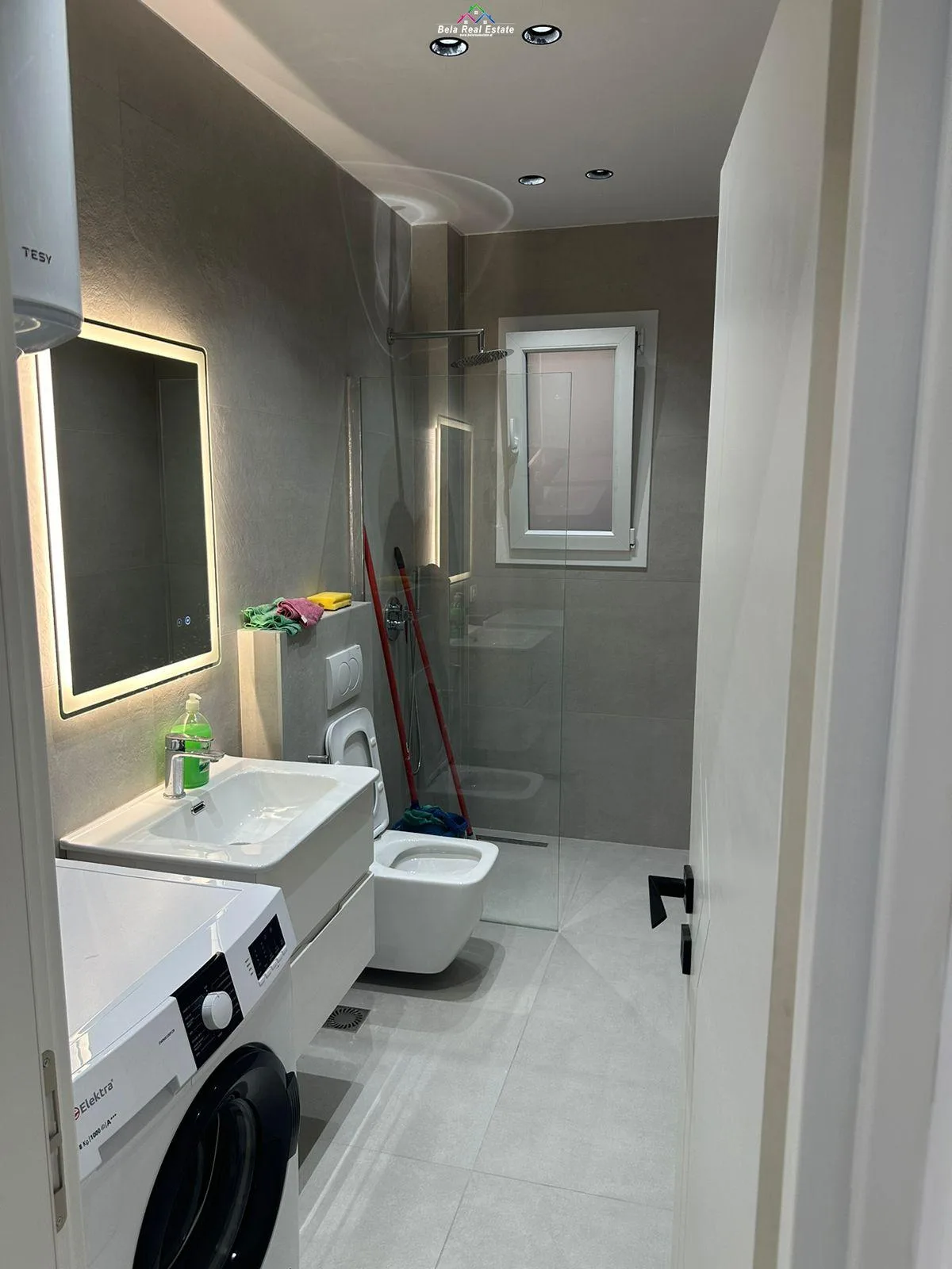 Apartament Me Qera 2+1 Tek Blloku (ID B221244) Tirane.