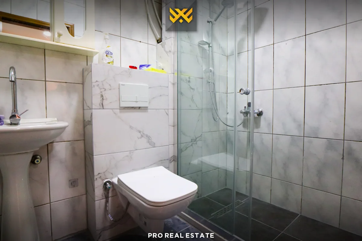 Banesë - Zyre 94m² me #QIRA në Lagjen Dodona.