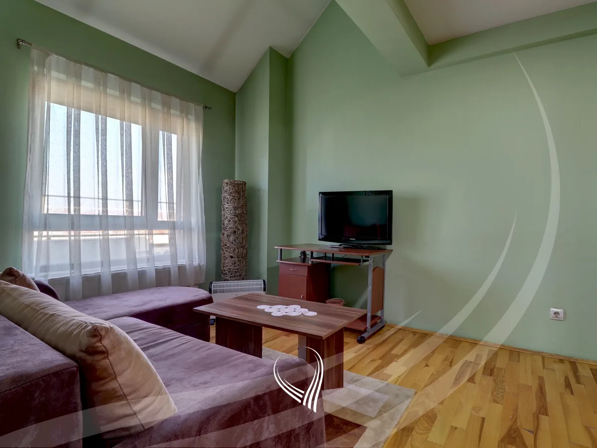 Penthouse me 3 dhoma gjumi në shitje në lagjen Dodona