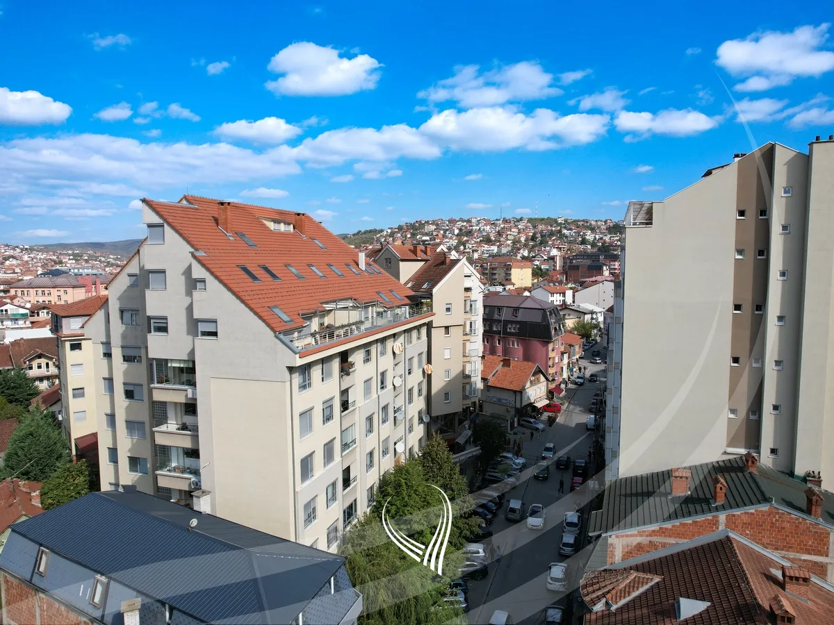 Penthouse me 3 dhoma gjumi në shitje në lagjen Dodona