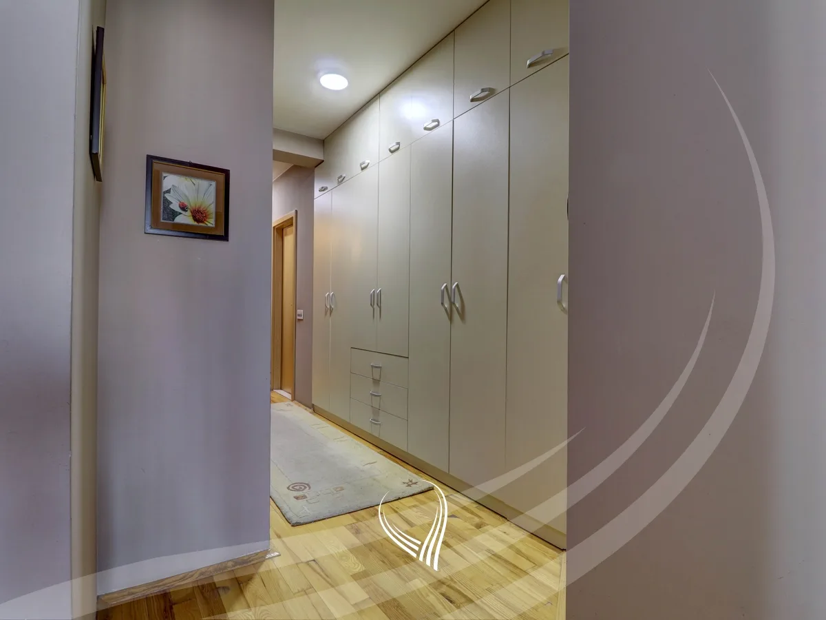 Penthouse me 3 dhoma gjumi në shitje në lagjen Dodona