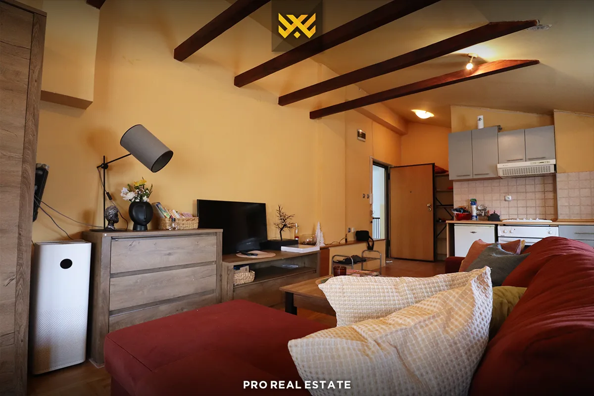 Banesë / Garsonjere 40m² për #SHITJE në Qendër.