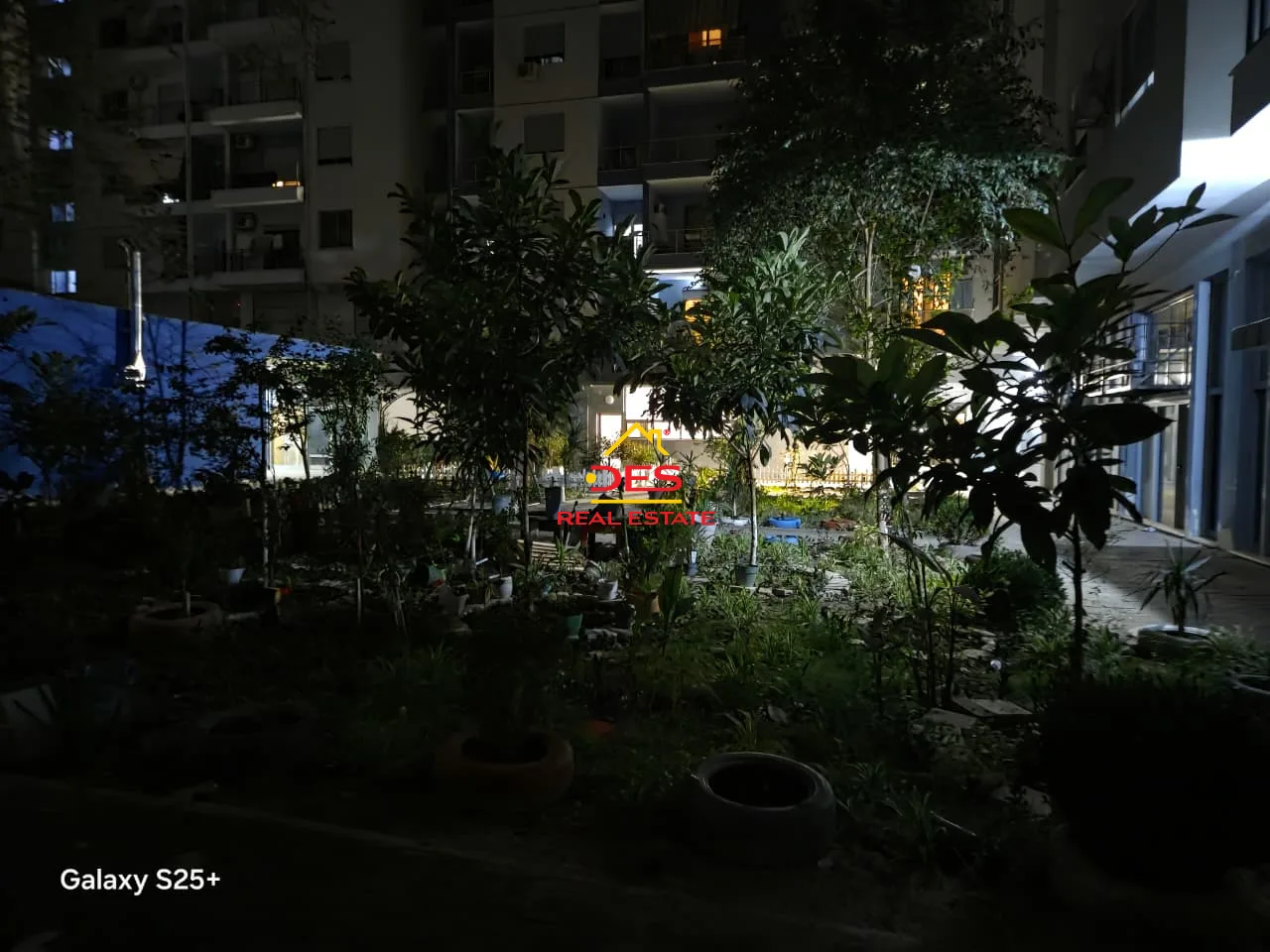 Shitet apartament 2+1 te ish-kombinati i peshkut, vlore.