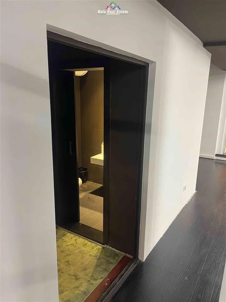 Zyre Me Qera Tek Sheshi Willsoni (ID BZ2532) Tirane​