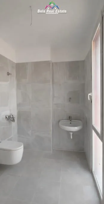 Zyre Me Qera 3+1 Tek Farmacia 10 (ID BZ2902) Tirane
