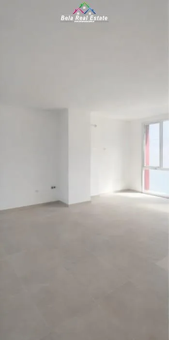 Zyre Me Qera 3+1 Tek Farmacia 10 (ID BZ2902) Tirane