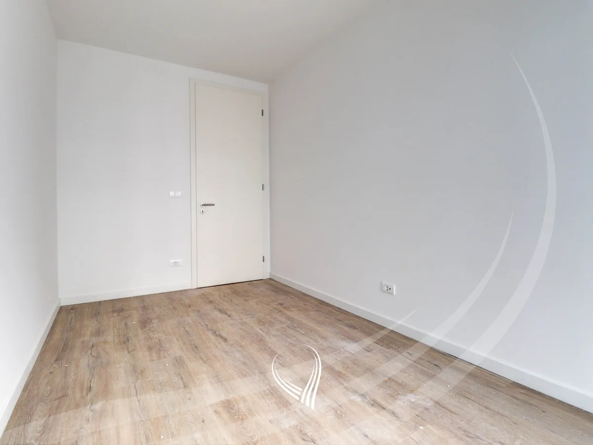 Zyre me 3 dhoma pune me qira në lagjen Mati 1 – Kodrina