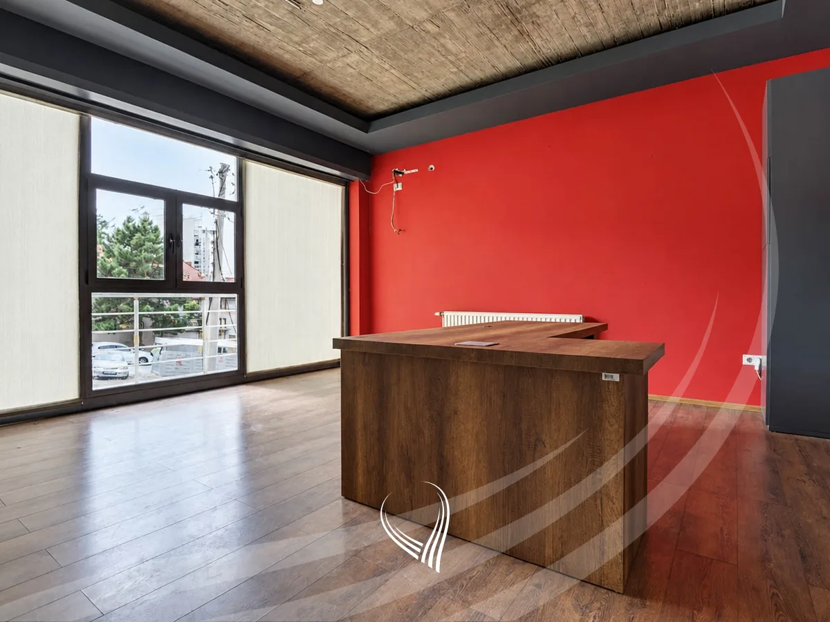 Objekt afarist 630m2 me qira në lagjen Velania