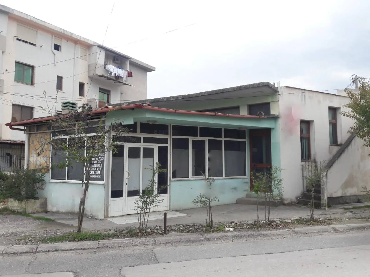 Shitet shtepi private+truall ne lagjen partizani ne elbasan.